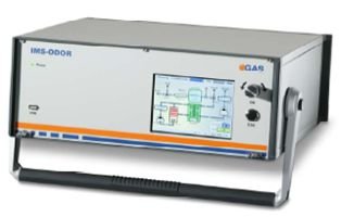 所述加热板位于混料罐的正下方