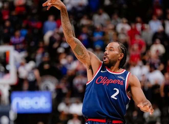 快船大胜森林狼，伦纳德砍43分助球队狂胜25分