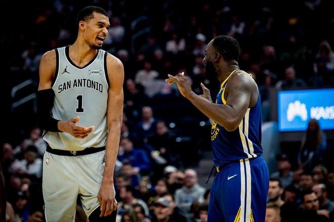 文班亚马41+18+3帽创两大NBA历史第1神迹 马刺掀