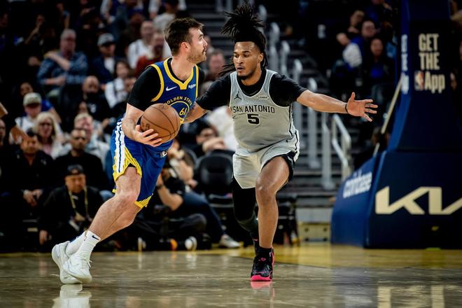 文班亚马41+18+3帽创两大NBA历史第1神迹 马刺掀