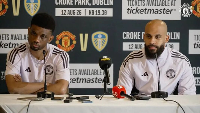 曼联新帅争夺战：恩里克拒曼联邀约 卡里克成热