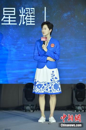 陈雨菲连续两年担任火炬手 从假小子到羽飞一姐