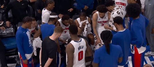 NBA季后赛惊天逆转！活塞13翻盘终结黑八奇迹